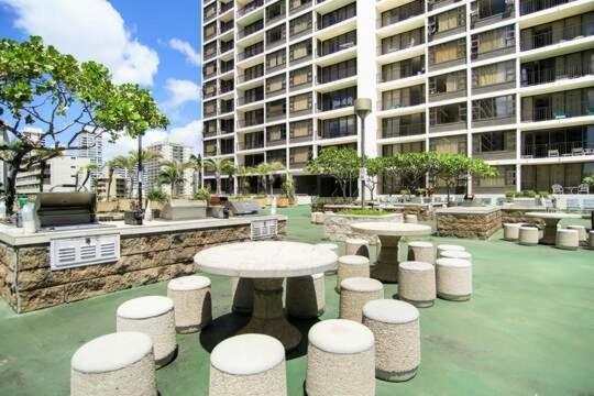 Beautifully Renovated 32Nd Floor Deluxe Ocean View Waikiki Condo Condo Honolulu Exterior photo